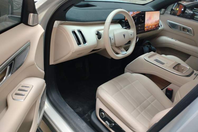 Used  S09 2025 Rear-Drive Ultra+
