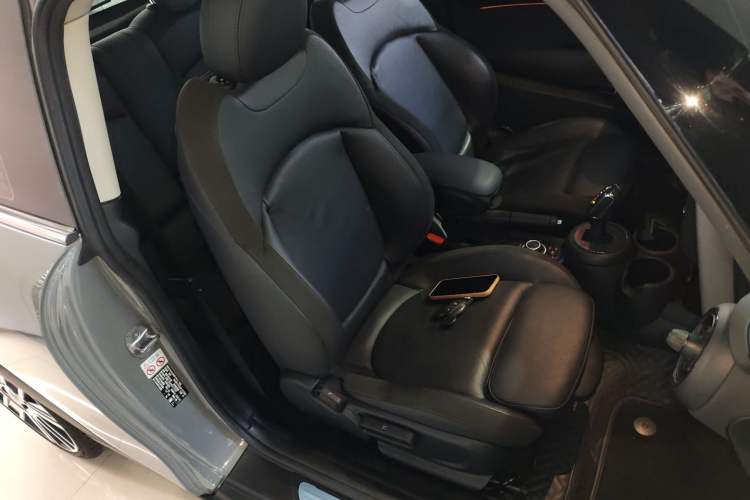 Used MINI MINI 2023 2.0T COOPER S Artist