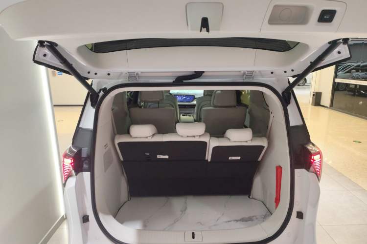 Used Buick GL8 New Energy 2024 Lu Zun Deluxe Edition 7-Seater
