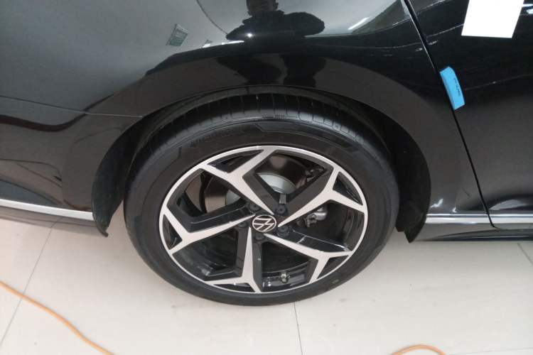 Used Volkswagen Magotan 2025 Revised Version Zhongxiang Edition 330TSI DSG Luxury Trim
