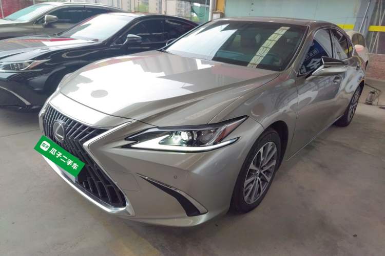 Used Lexus ES 2022 300h Excellence Edition