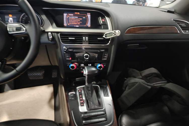 Used Audi A4L 2015 35 TFSI Automatic Comfort Model
