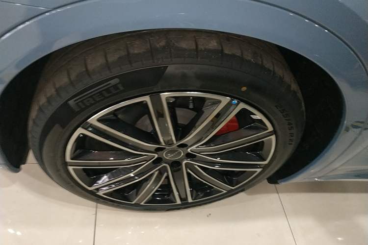 Used Hima Luxeed R7 2024 All-Electric 736 km Ultra
