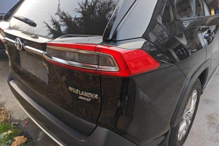 Used Toyota Wildlander 2022 2.0L CVT 4x4 Luxury PLUS Edition