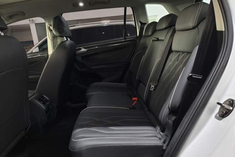 Used Volkswagen Tiguan L 2024 300TSI Automatic Two-Wheel Drive Smart Edition