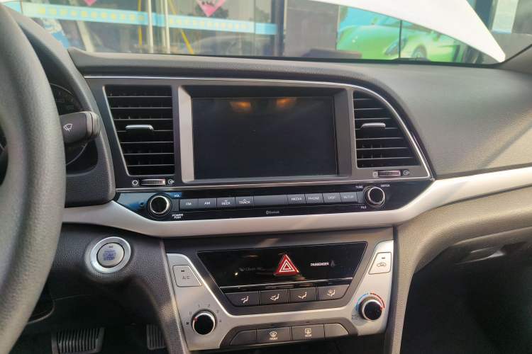 Used Hyundai Elantra 2016 1.6L Automatic ZhiXuan – Elite Version
