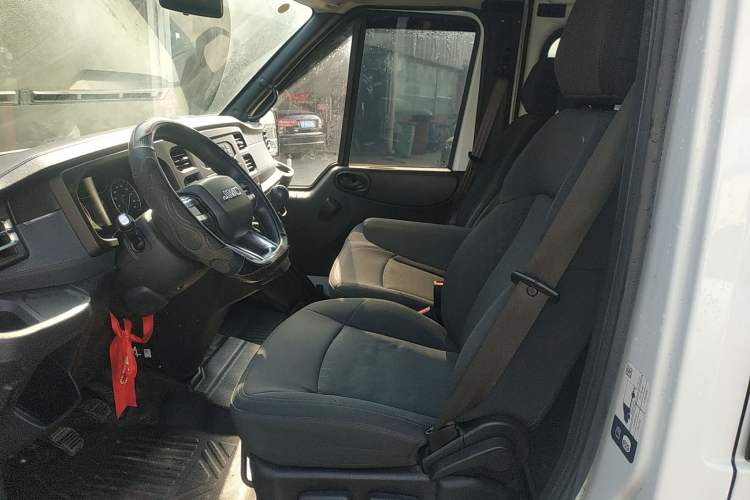 Used JMC Fushun 2022 2.0T Manual Multi-Function Passenger Vehicle Mid-Range High Roof 6-7 Seats