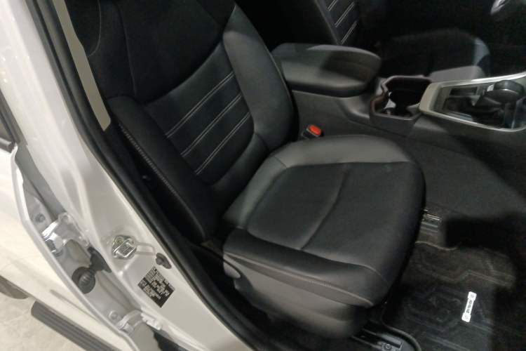 Used Toyota RAV4 2021 2.0L CVT Two-Wheel Drive Fashion PLUS Edition
