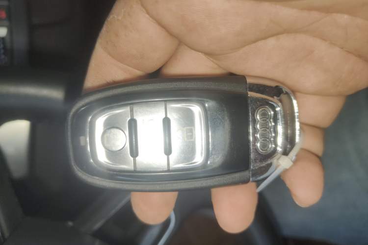 Used Audi A8 2014 A8L 45 TFSI quattro Comfort model
