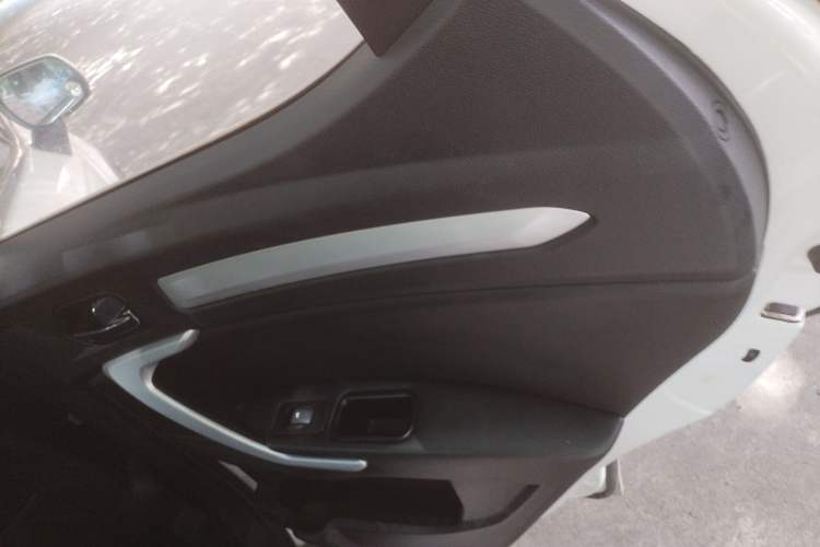 Used  Refine S3 2016 1.5L Manual Luxury Smart Version
