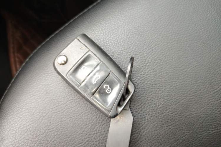 Used Volkswagen Lamando 2015 230TSI DSG Fashion Edition
