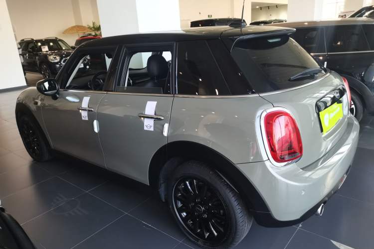 Used  MINI 2019 1.5T COOPER Classic Edition Five-Door Version
