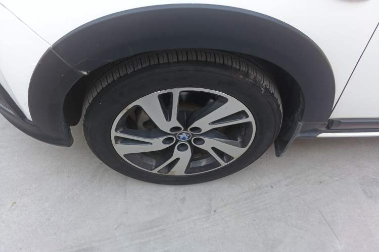 Used Venucia T70X 2015 2.0L CVT SmartFun Sport Edition
