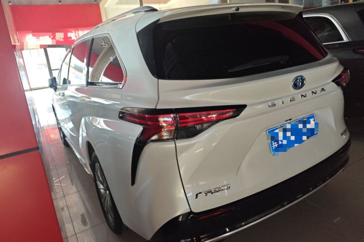Used Toyota Sienna 2021 2.5L Hybrid Platinum Edition
