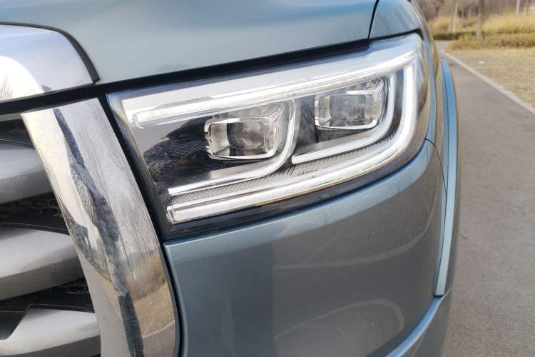 Used Great Wall Poer 2021 2.0T Global Version Passenger Automatic Diesel Two-Wheel Drive Comfort Trim Standard Cab GW4D20M
