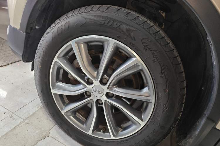 Used Geely Auto Emgrand X7 Sport 2020 1.8TD DCT Two-Wheel Drive Smart Connect 4G-Enabled Version
