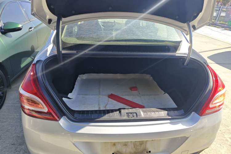 Used Peugeot 308 2014 Enjoy Edition Classic 1.6L Manual YouShang Model