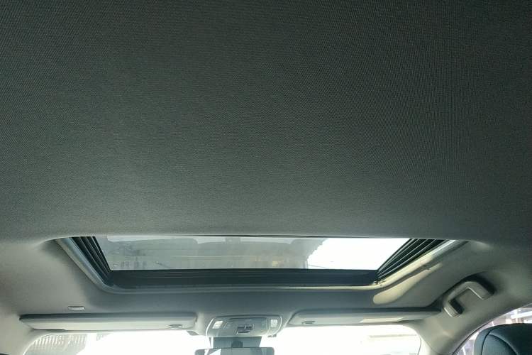 Used Toyota Sienna 2023 2.5L Hybrid Deluxe Edition
