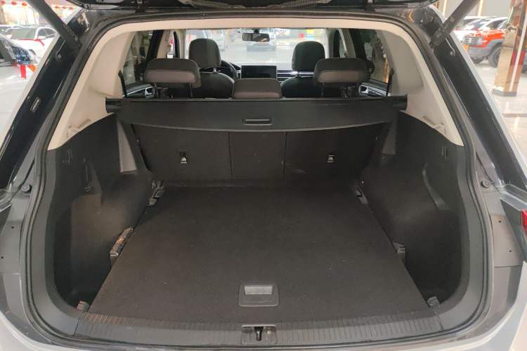 Used Volkswagen Tiguan L 2023 330TSI Automatic Two-Wheel Drive Smart Edition