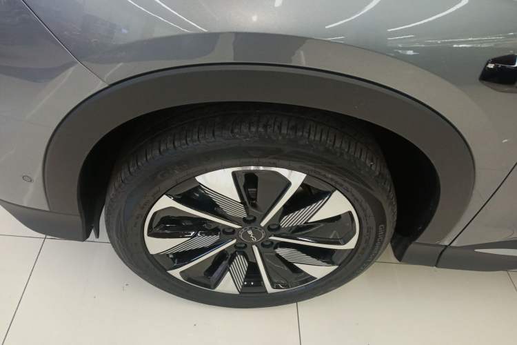 Used BYD Song PLUS New Energy 2025 EV Smart Drive Edition 605km Flagship Model
