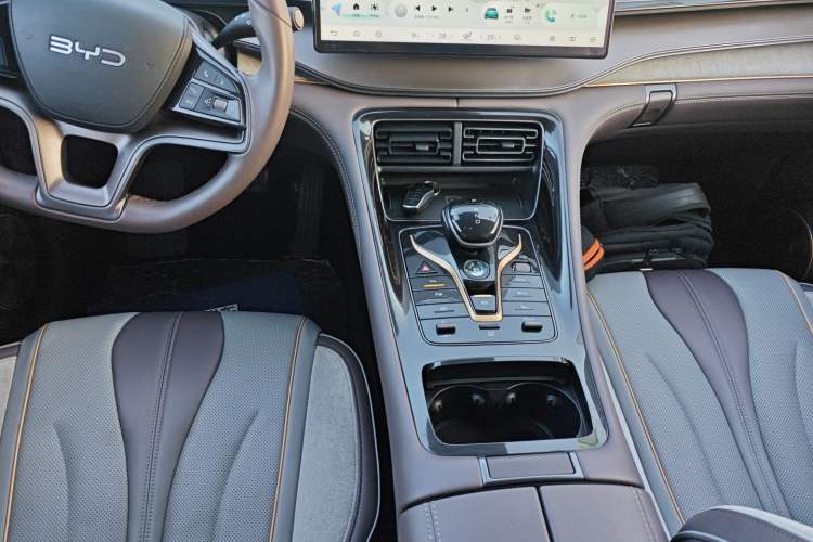 Used BYD Frigate 07 2024 HONOR Edition DM-i 205KM Flagship Model