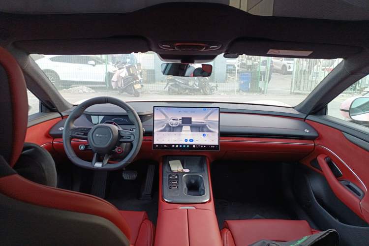 Used  SU7 2024 Rear-Drive Standard Founder Edition
