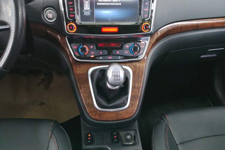 Used Haval H6 2017 Red-Label Sport Edition 1.5T Manual Two-Wheel Drive Elite Model
