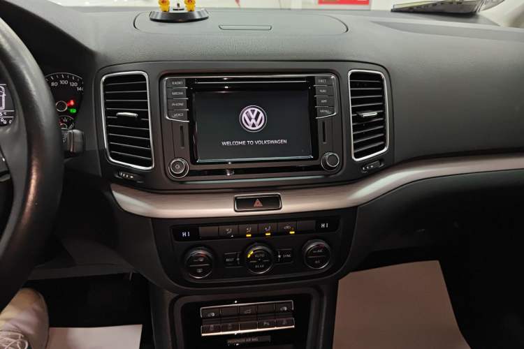 Used Volkswagen Sharan 2018 Revised Version 380TSI Comfort Edition 6-Seater
