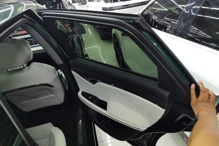 Used VOYAH FREE 2025 318 259 km All-Wheel-Drive Exploration Edition