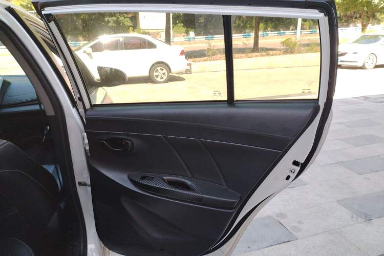 Used Toyota YARiS L 2016 Revised 1.5E CVT Charming Edition
