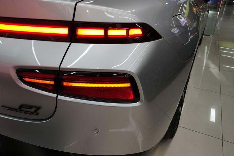 Used XPeng P7 2023 P7i 610 Max Performance Edition
