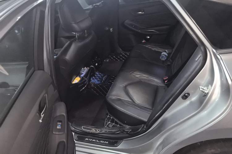 Used Toyota Avalon 2019 2.5L Touring Premium Version China VI Standard
