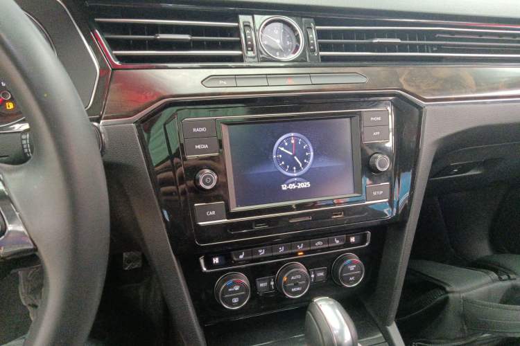 Used Volkswagen Magotan 2018 Facelift 330TSI DSG Luxury Model
