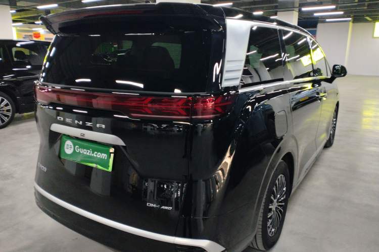 Used Denza D9 2024 DM-i 980 Four-Wheel Drive Flagship Model
