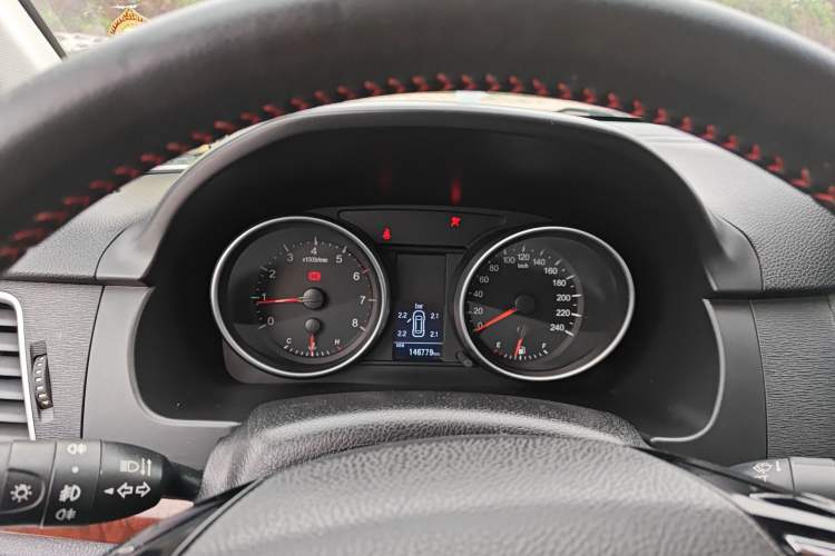 Used Haval H6 2015 Upgraded Model 1.5T Manual Two-Wheel Drive Prestige Version
