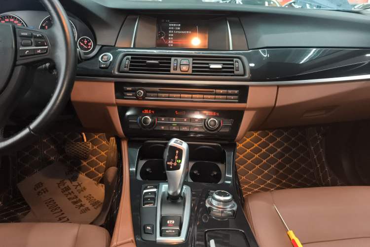 Used BMW 5 Series 2014 520Li Elegant Model
