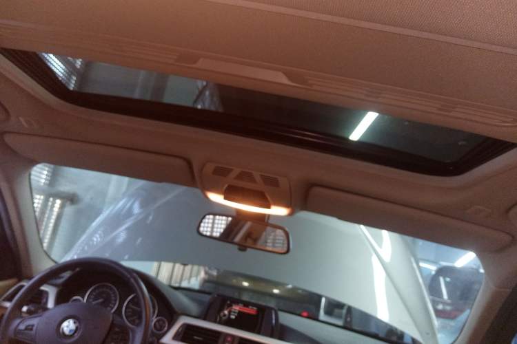 Used BMW 3 Series 2015 320i Luxury Line Stylish Edition
