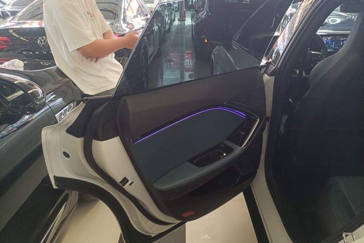 Used MG 7 2023 2.0T Automatic Hunter Luxury Edition
