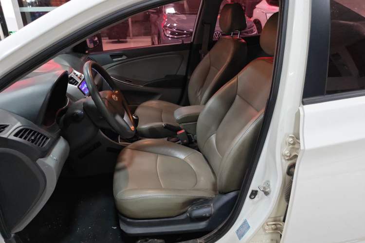 Used Hyundai Verna 2014 1.4L Manual Smart GLS Trim
