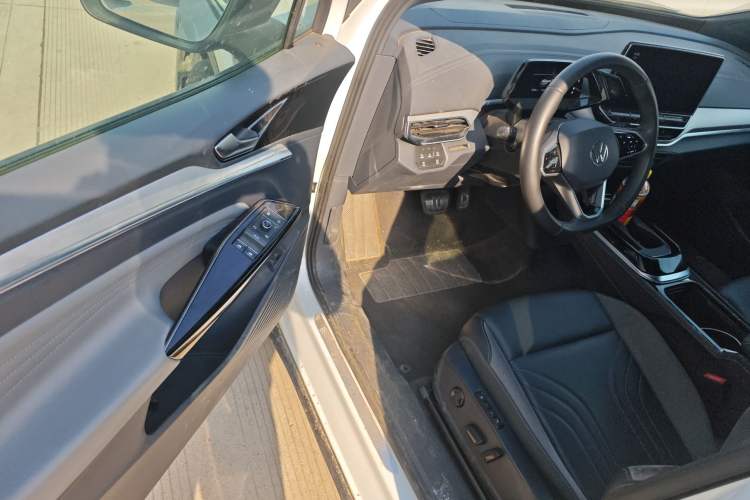 Used Volkswagen ID.4 CROZZ 2024 PRO Model
