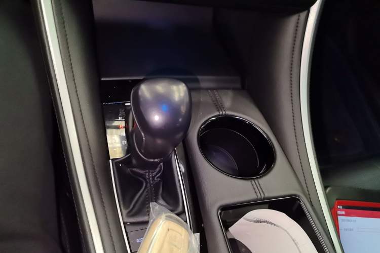 Used Toyota Avalon 2022 Dual-Engine 2.5L Luxury Edition
