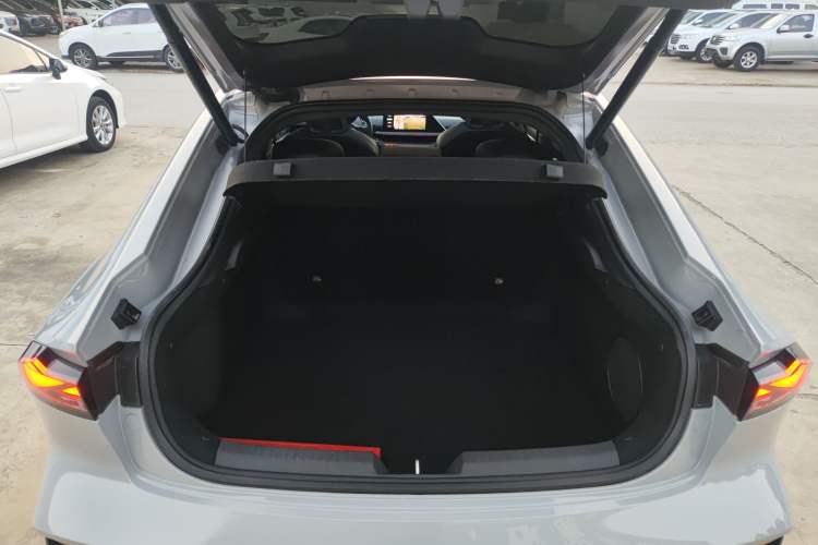 Used Changan UNI-V 2022 1.5T Smart Navigation Version
