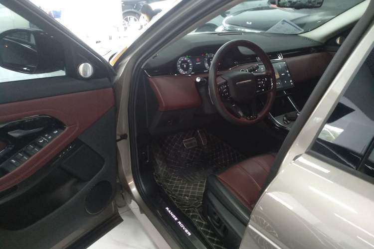 Used Land Rover Range Rover Evoque 2024 Aurora L 249 PS Glowing Limited Edition