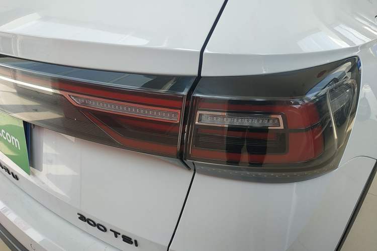 Used Volkswagen Tharu 2024 300TSI Two-Wheel-Drive Moon Luxury Edition