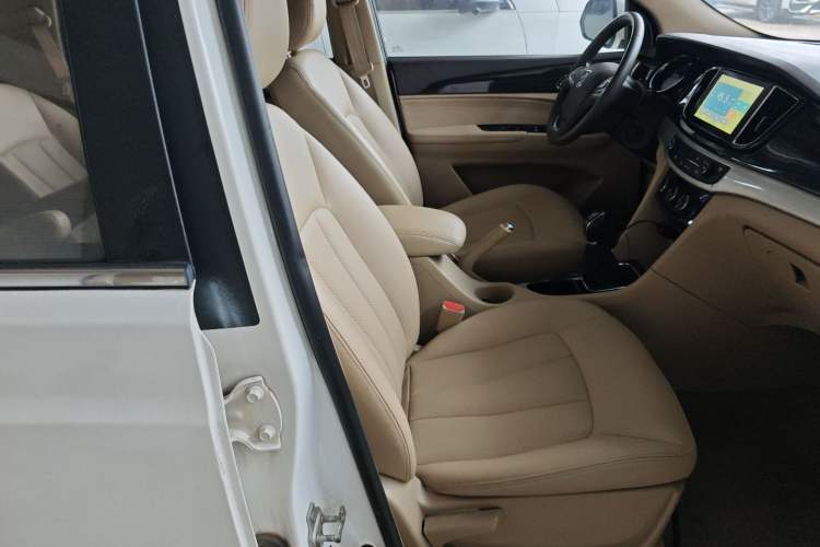 Used Baojun 730 2016 1.5L Manual Comfort Version 7 Seats China V Emission Standard
