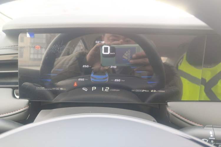 Used Roewe i5 2026 Model 1.5L CVT Luxury Edition
