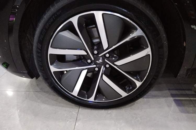 Used Li Auto L9 2022 Max model
