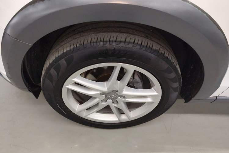 Used Audi Q5 2017 Plus 40 TFSI Technology Model