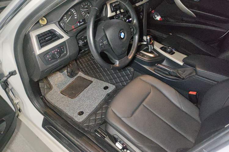 Used BMW 3 Series 2016 320Li Ambition Model
