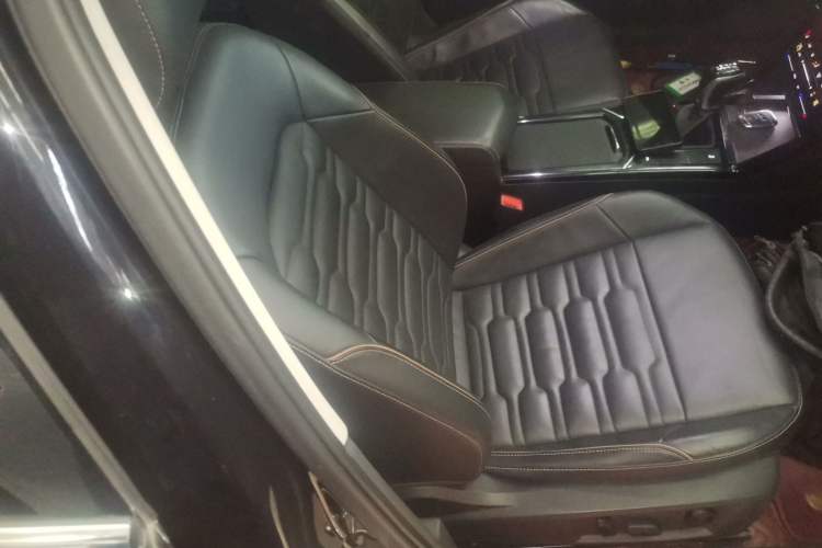 Used Volkswagen Passat 2020 Facelift 330TSI Elite Edition China VI Standard